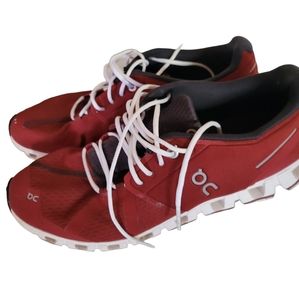 On Cloud Women's size 10 GUC